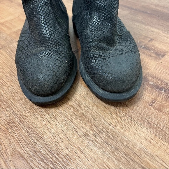 Dr Martens FLORA SNAKE-PATTERN CHELSEA BOOTS BLACK - Picture 5 of 10